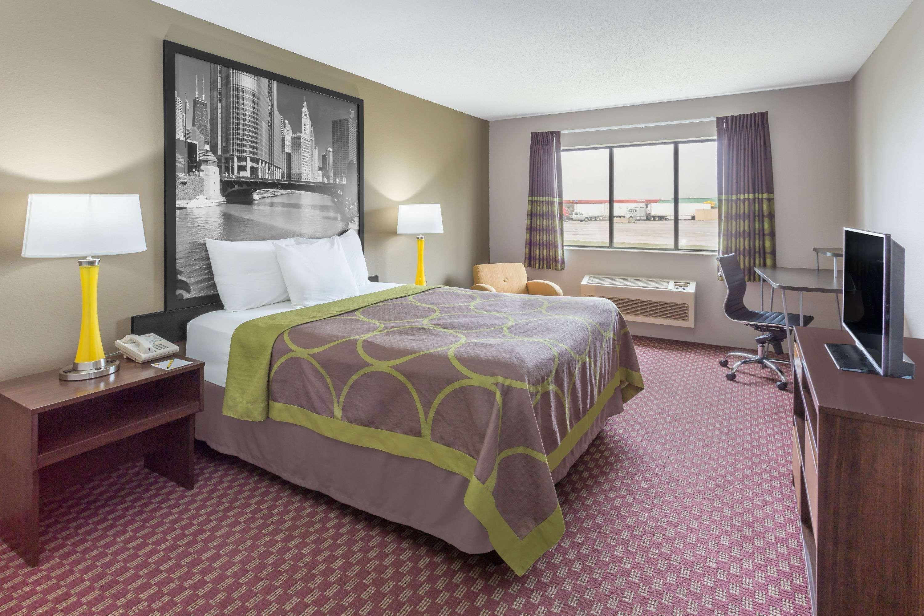Super 8 By Wyndham Hebron Lowell Area Εξωτερικό φωτογραφία