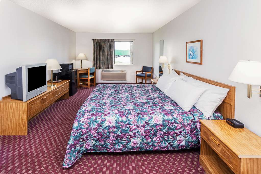 Super 8 By Wyndham Hebron Lowell Area Δωμάτιο φωτογραφία