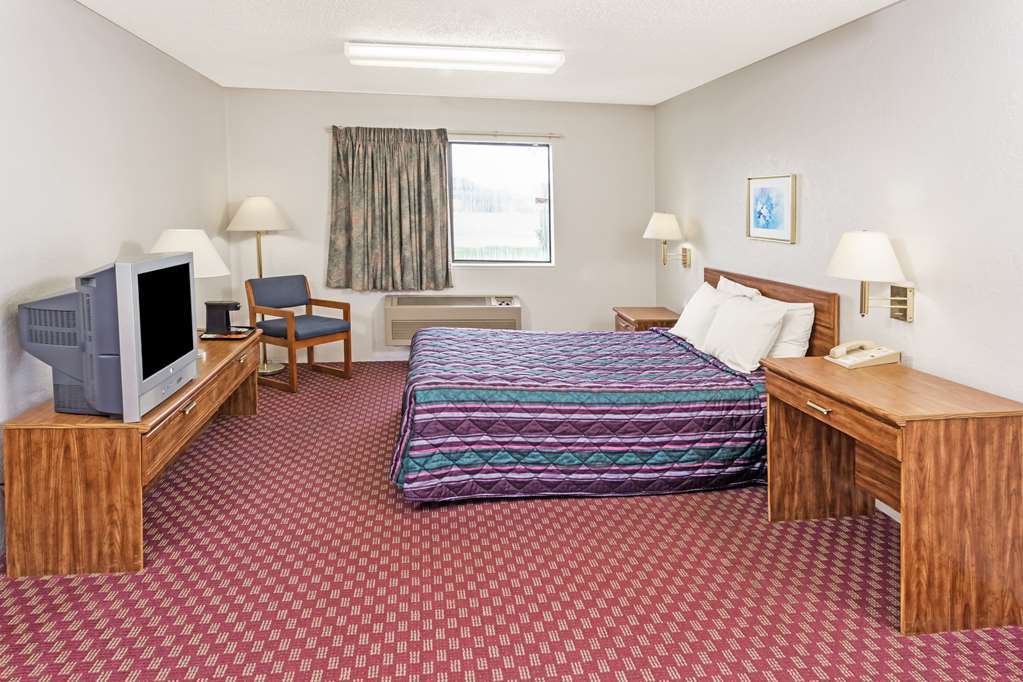 Super 8 By Wyndham Hebron Lowell Area Δωμάτιο φωτογραφία