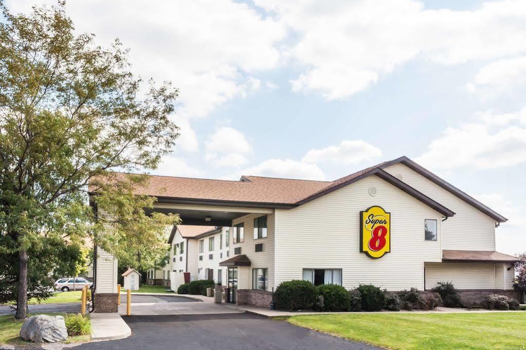 Super 8 By Wyndham Hebron Lowell Area Εξωτερικό φωτογραφία